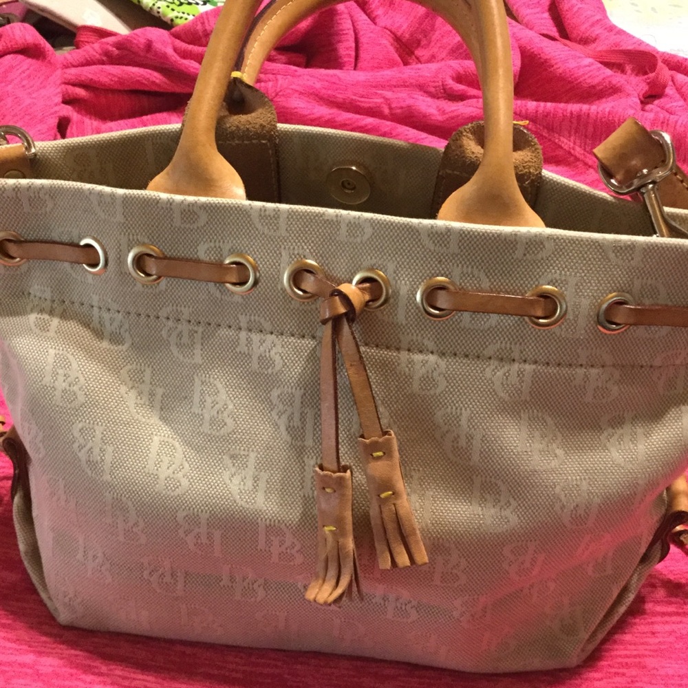 Small Dooney & Bourke handbag